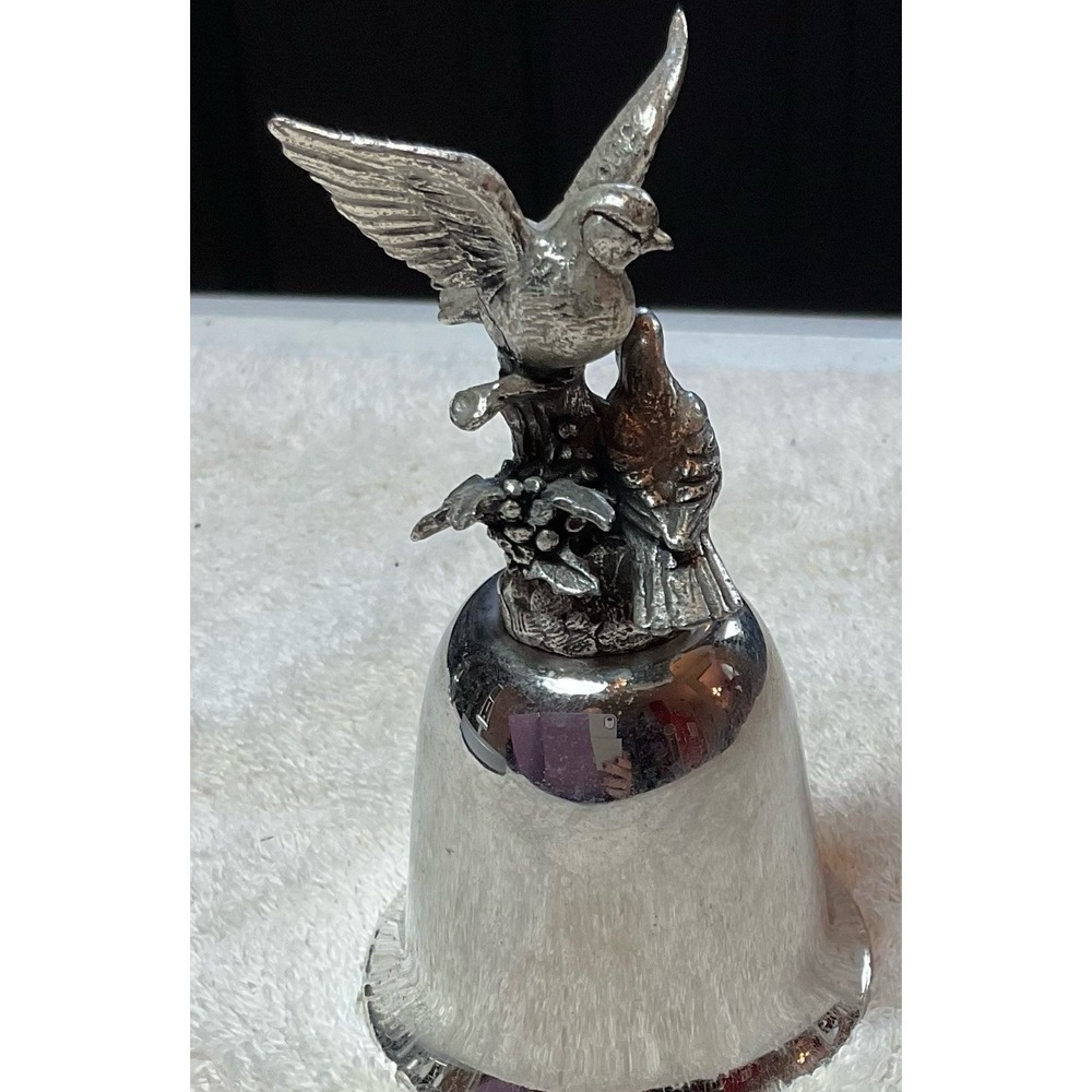 1986 Danbury Mint Christmas Bell, 2 Doves